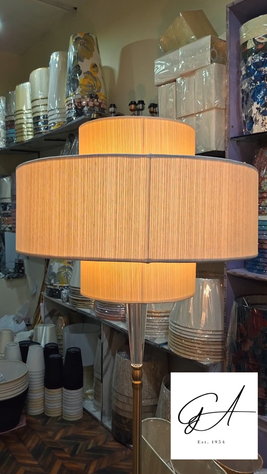 Trio Cylinder Stripes (off-white - Lite Golden)